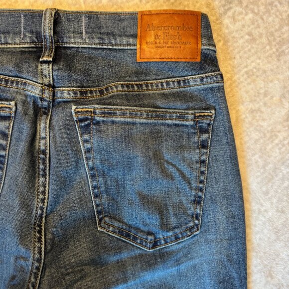 Abercrombie & Fitch Men's Signature Stretch  Athletic Straight Jean - Picture 12 of 13